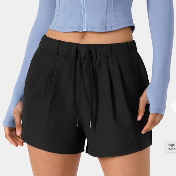 HALARA Pants - HALARA High Waisted Ruched Side Pocket Casual Shorts 3" in Black Size XS - NWT